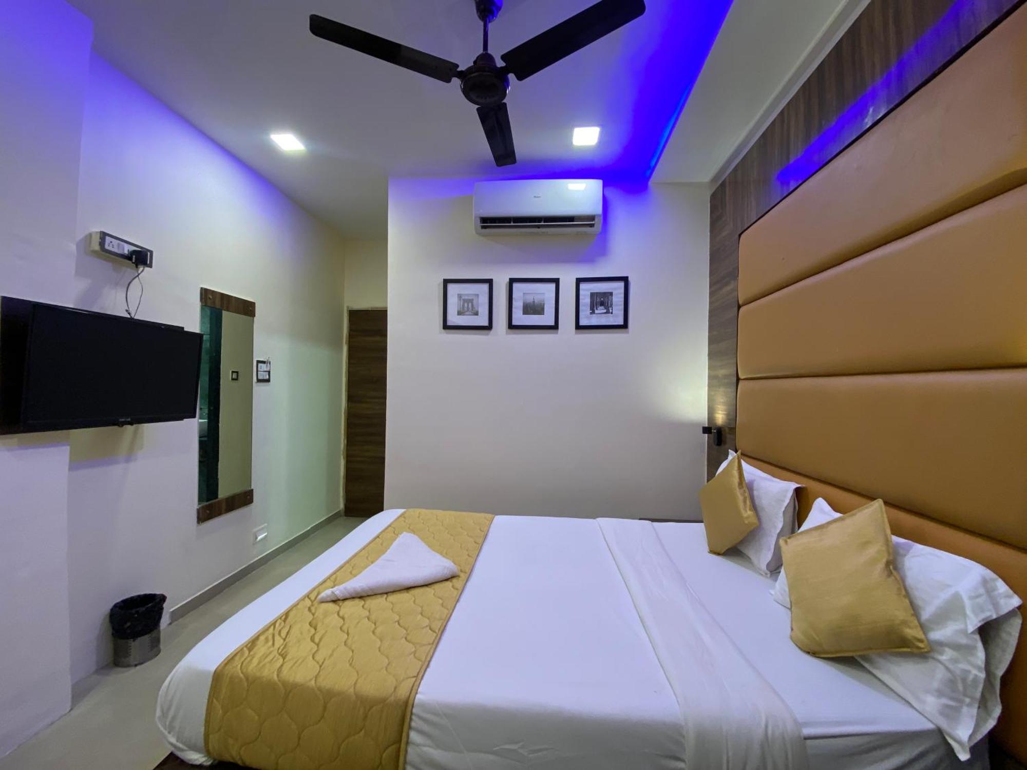 Hotel Blue Wellington - Near Mumbai Airport Exterior foto