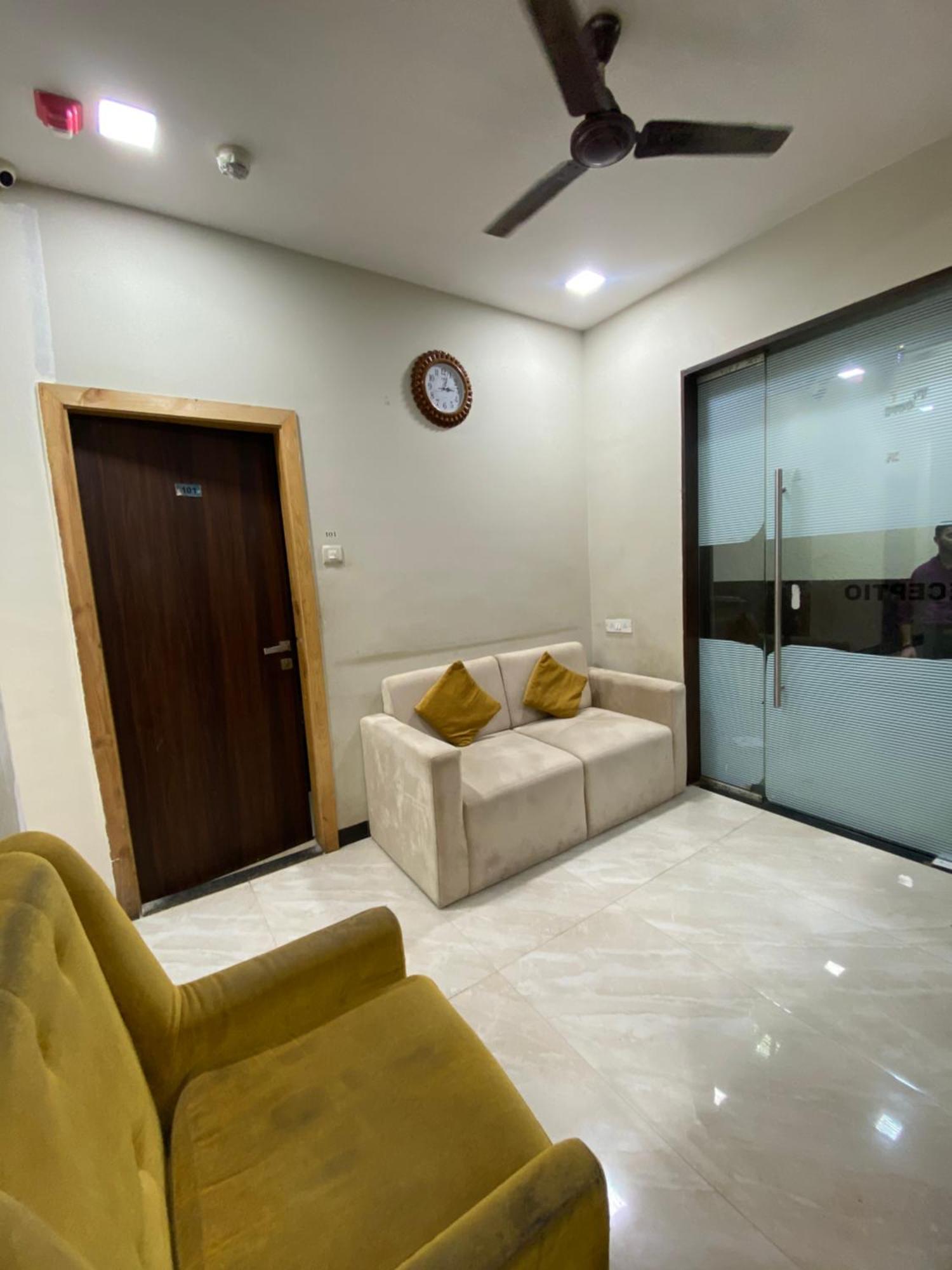 Hotel Blue Wellington - Near Mumbai Airport Exterior foto